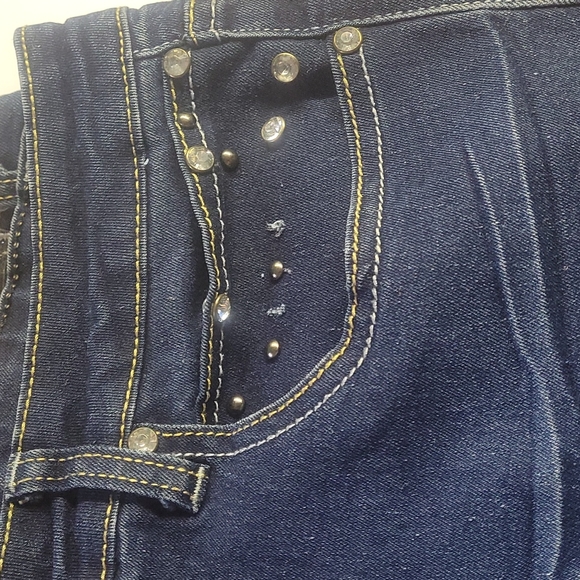 Jeans - Picture 9 of 10